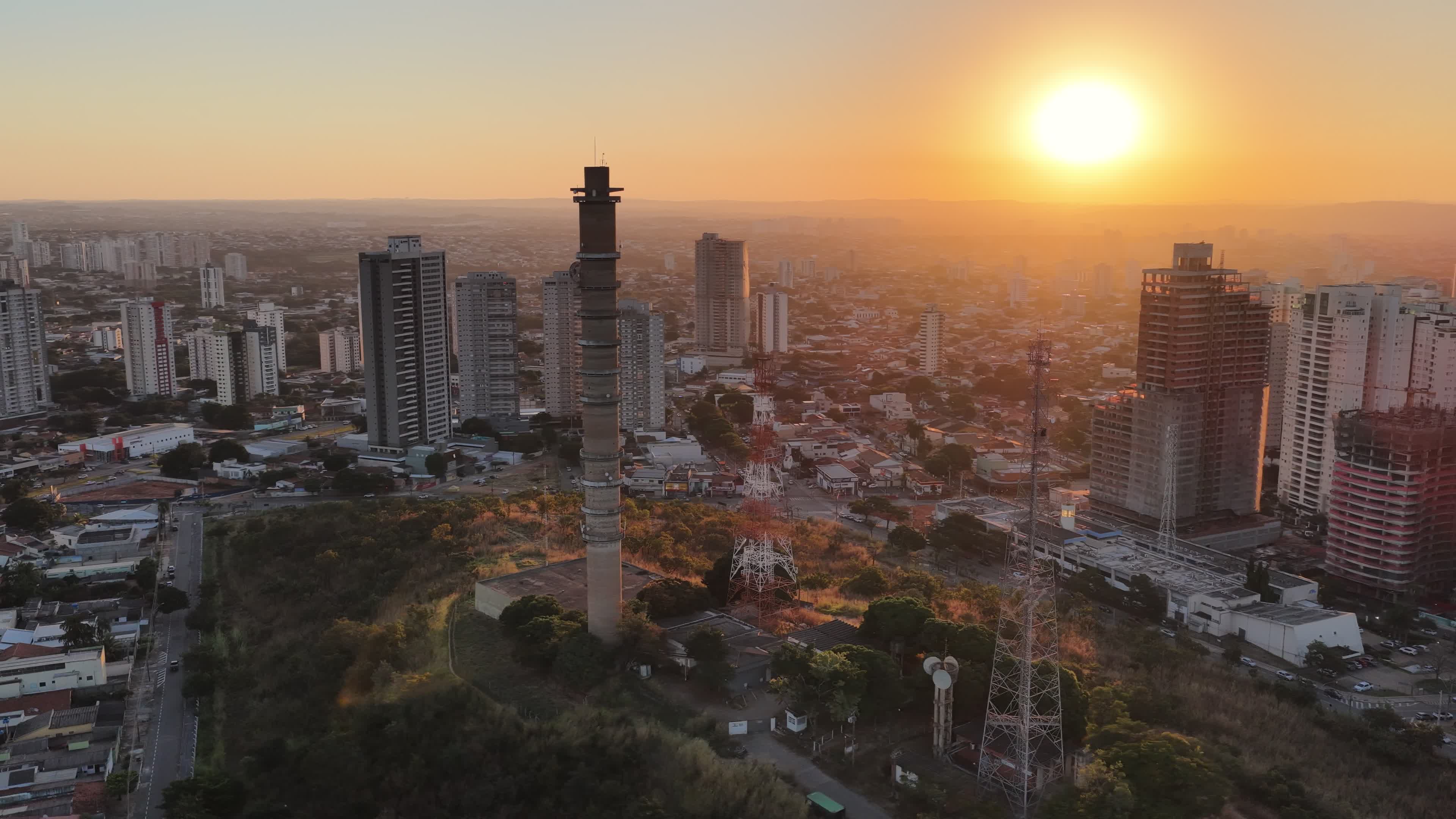 GOIÂNIA - POR DO SOL - MORRO DA SERRINHA