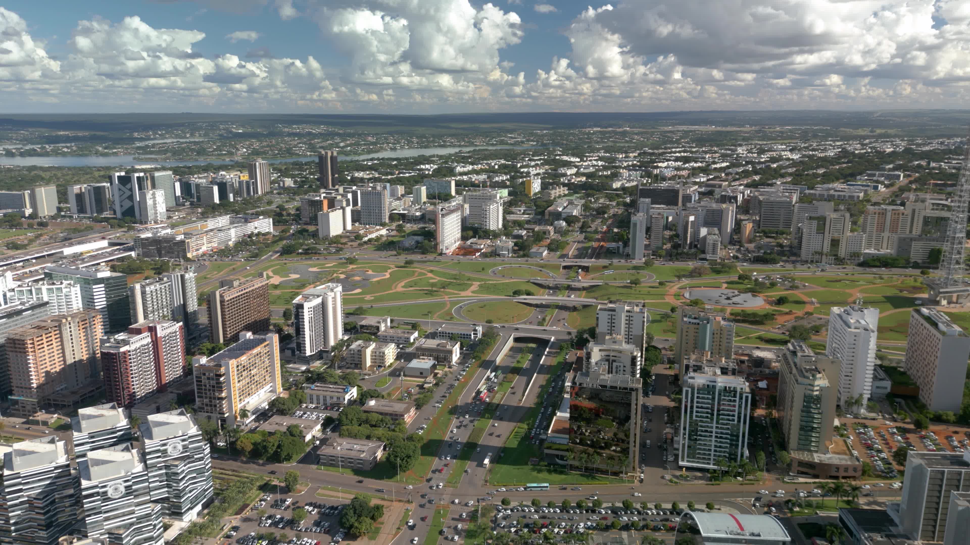 Centro de Brasília e Eixo Monumental vistos do alto
