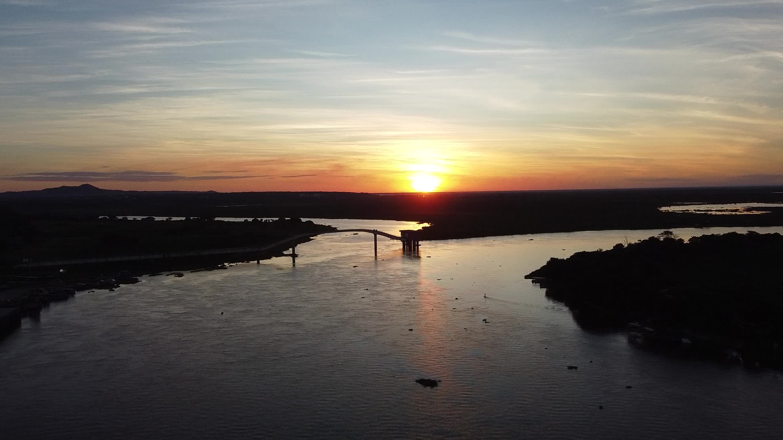 Pôr do Sol no Rio Paraguai