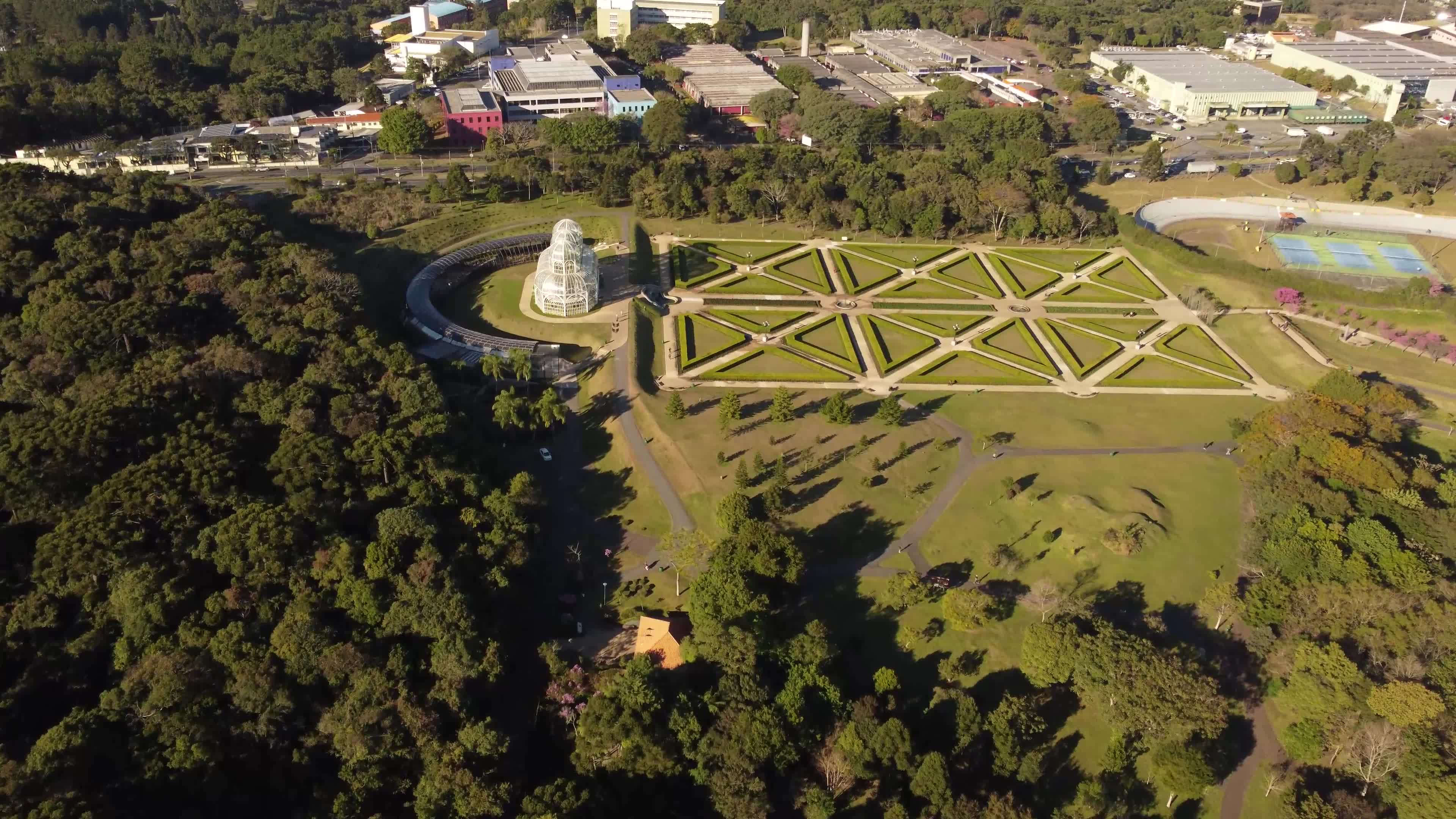Lago e estufa do Jardim Botanico, em Curitiba PR