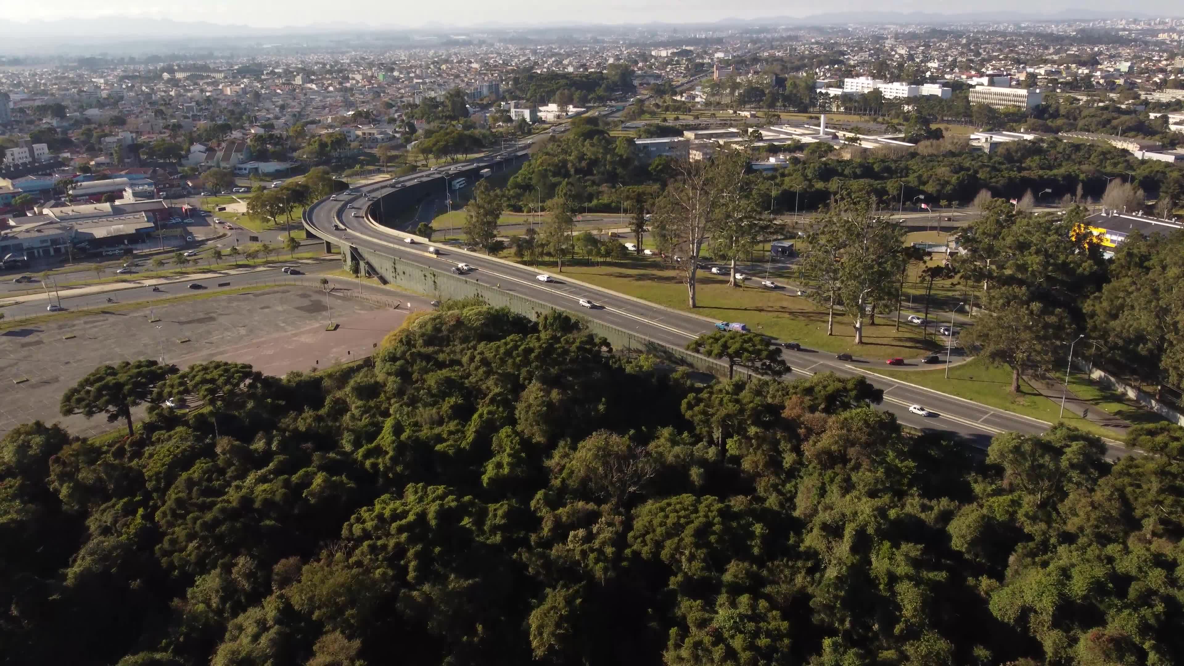 Trânsito na rodovia em Curitiba