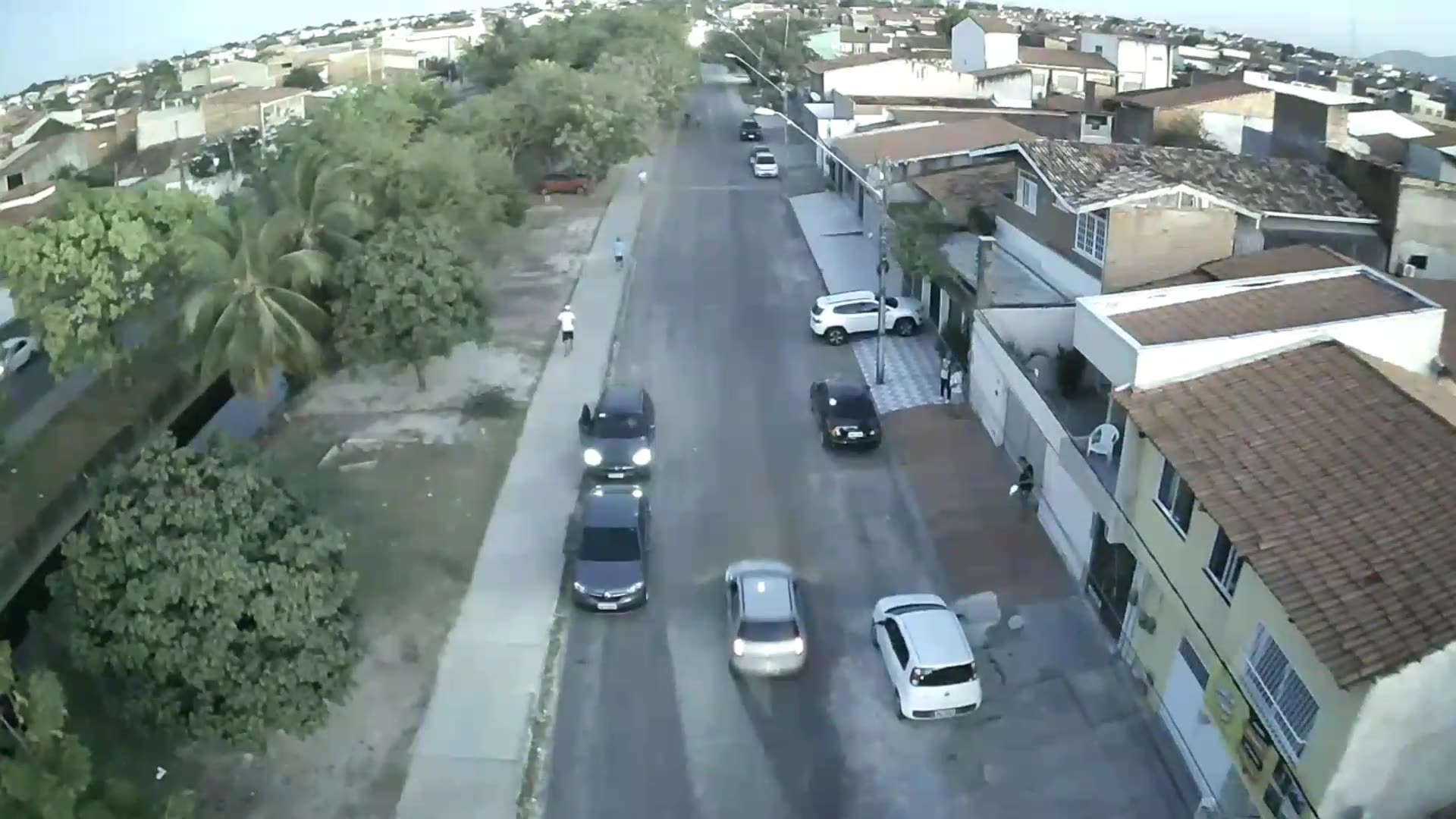 Pessoas caminhando 