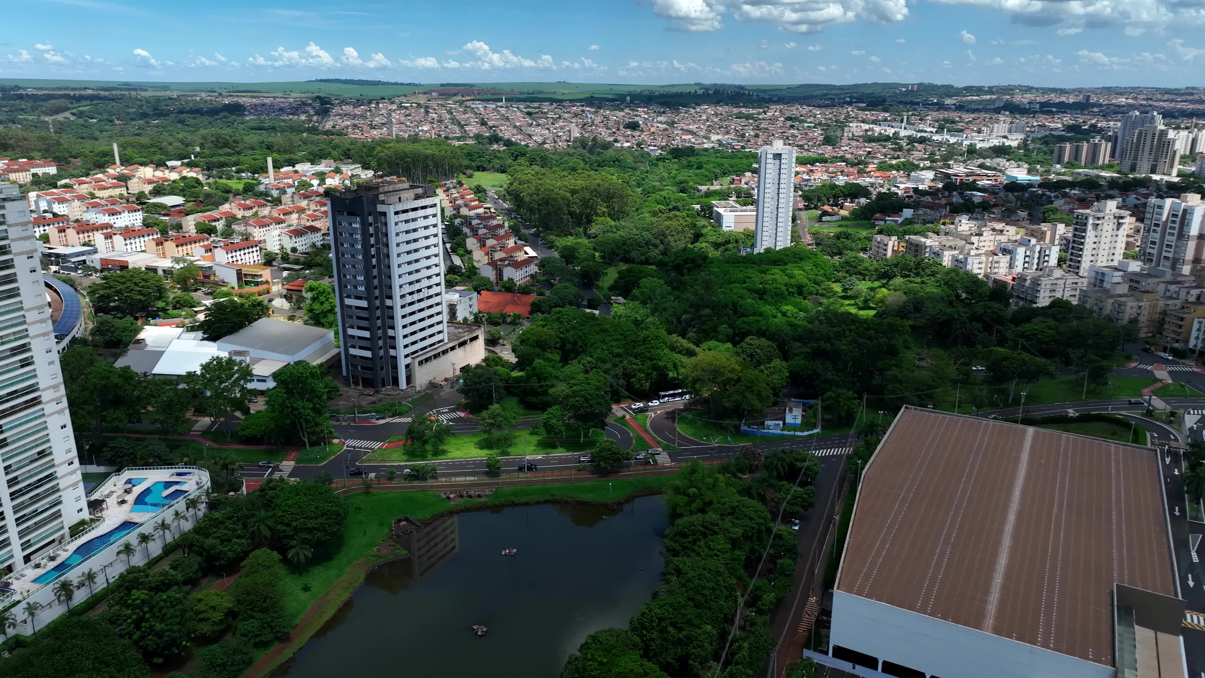 View of Ribeirao Shopping, Arts Park and buildings
