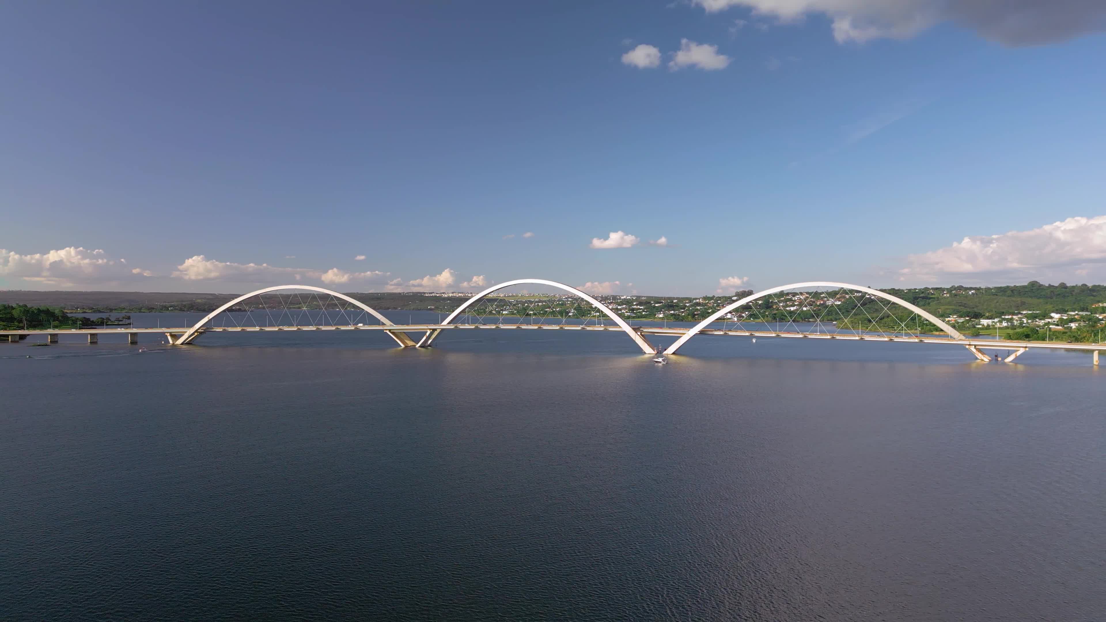 Ponte JK sobre o Lago Paranoá em Brasília