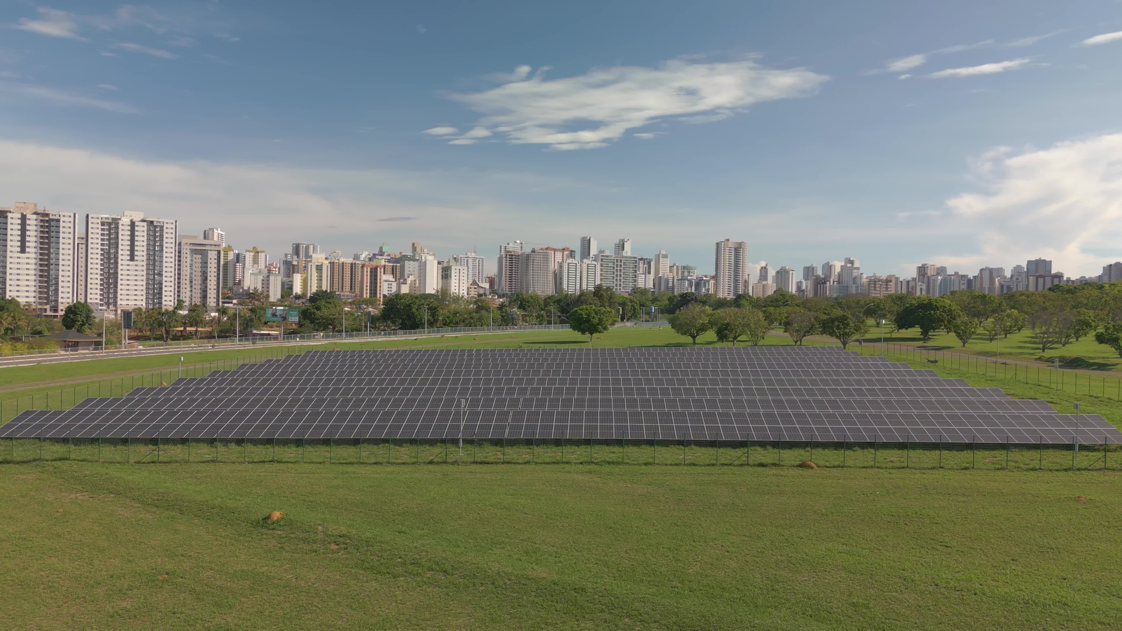 Usina solar urbana integrada ao parque