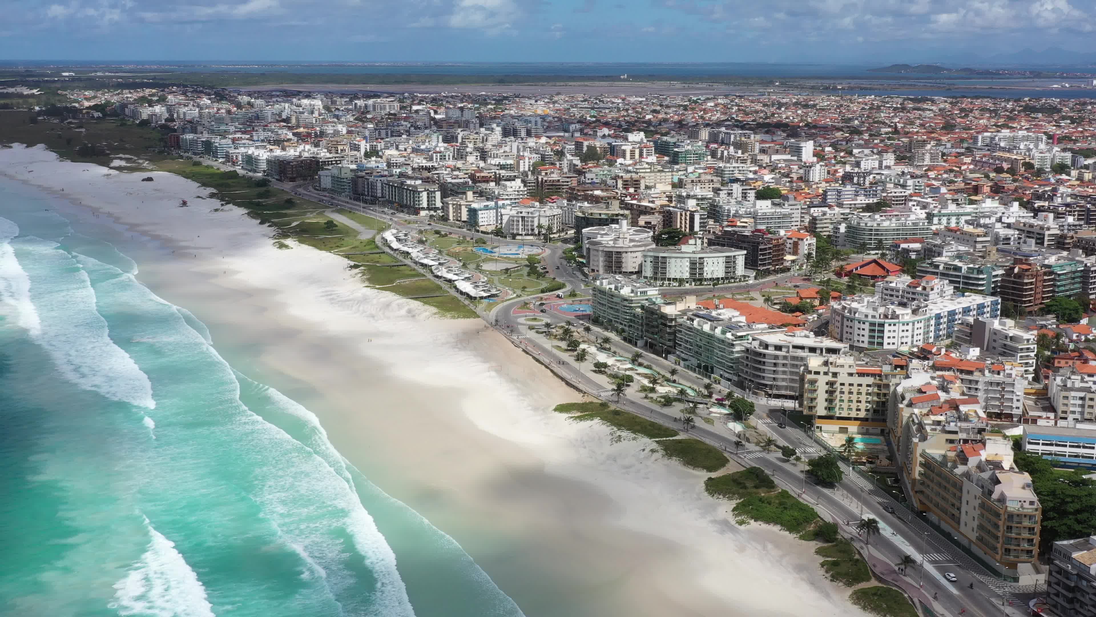 Panorama Aéreo de Cabo Frio RJ a partir da Praia do Forte